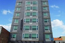 Umbrella Hotel Bronx